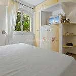 Yacht Terrace - Exclusive Waterfront View Center - By Coral Apartamento