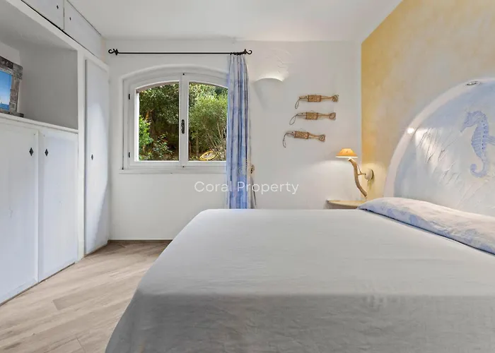 Yacht Terrace - Exclusive Waterfront View Center - By Coral