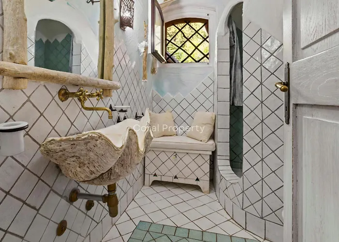 Yacht Terrace - Exclusive Waterfront View Center - By Coral