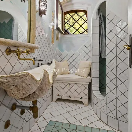 Yacht Terrace - Exclusive Waterfront View