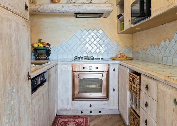 Yacht Terrace - Exclusive Waterfront View Center - By Coral Apartment