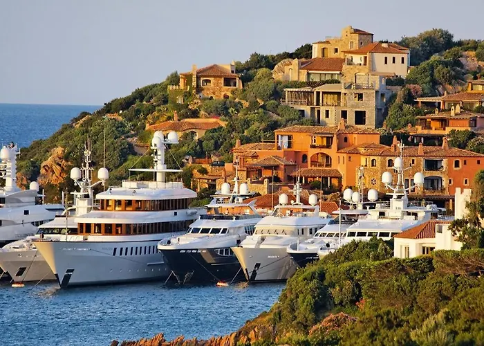 Yacht Terrace - Exclusive Waterfront View Center - By Coral *